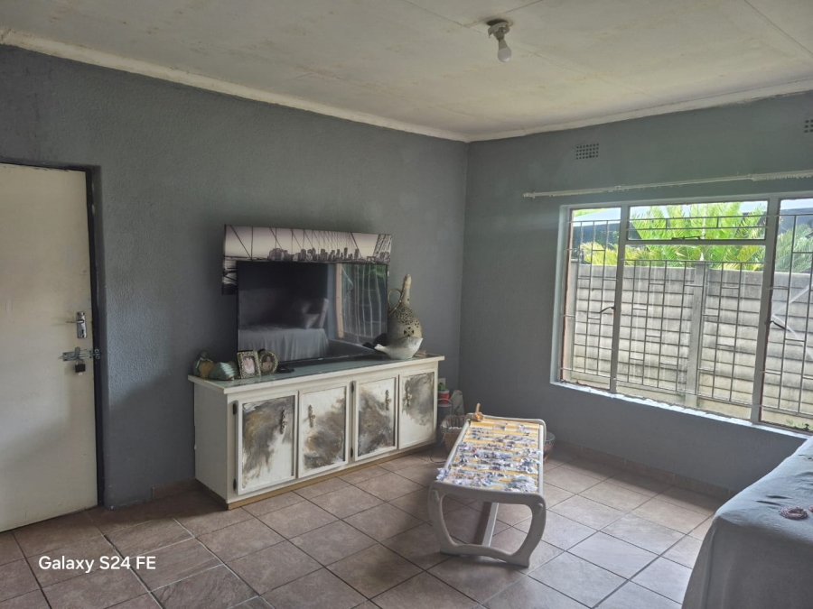 6 Bedroom Property for Sale in Rustenburg North North West